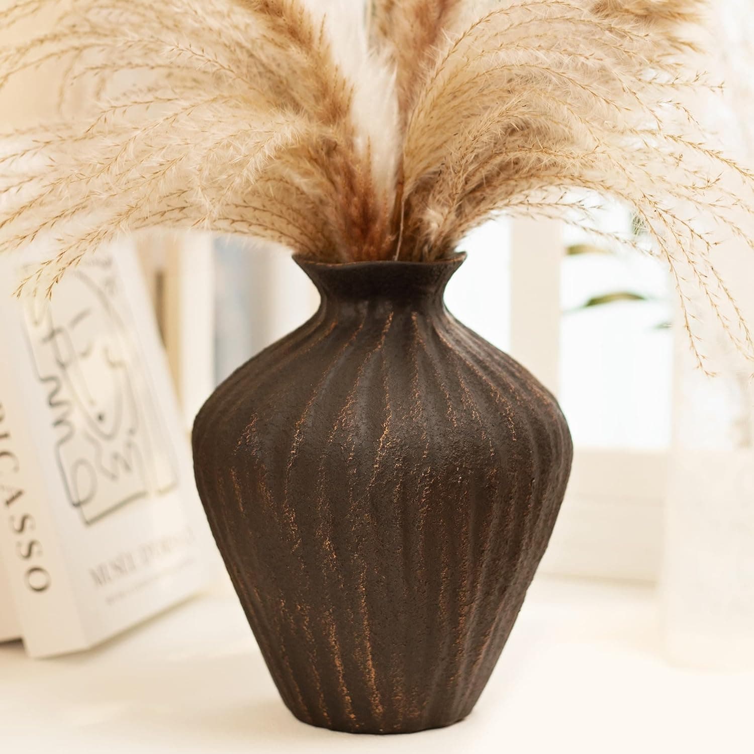 Homioray Black Ceramic Vase (Hand-Painted Gold)